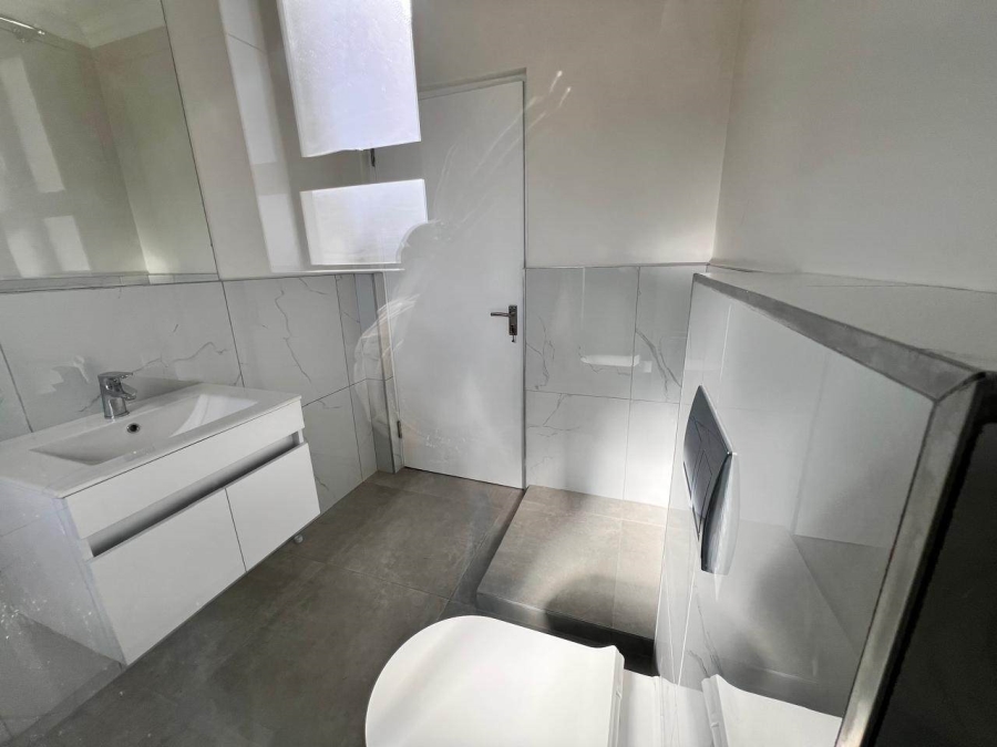 2 Bedroom Property for Sale in Table View Western Cape